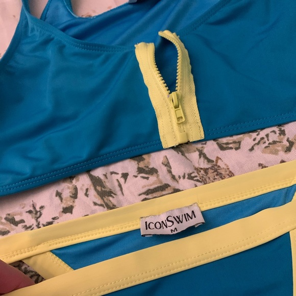 Bikini - Picture 7 of 7